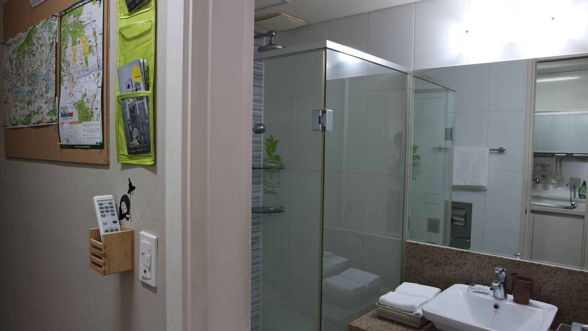 Hostel Coco Seoul Exterior photo