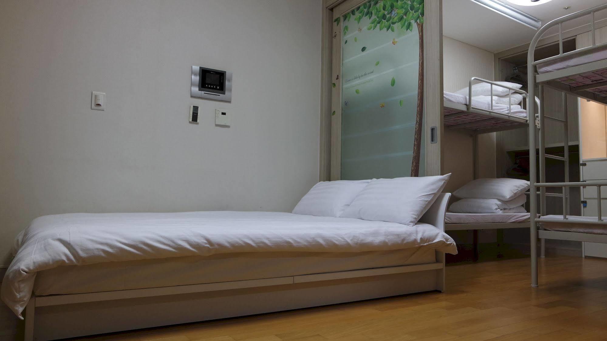 Hostel Coco Seoul Exterior photo