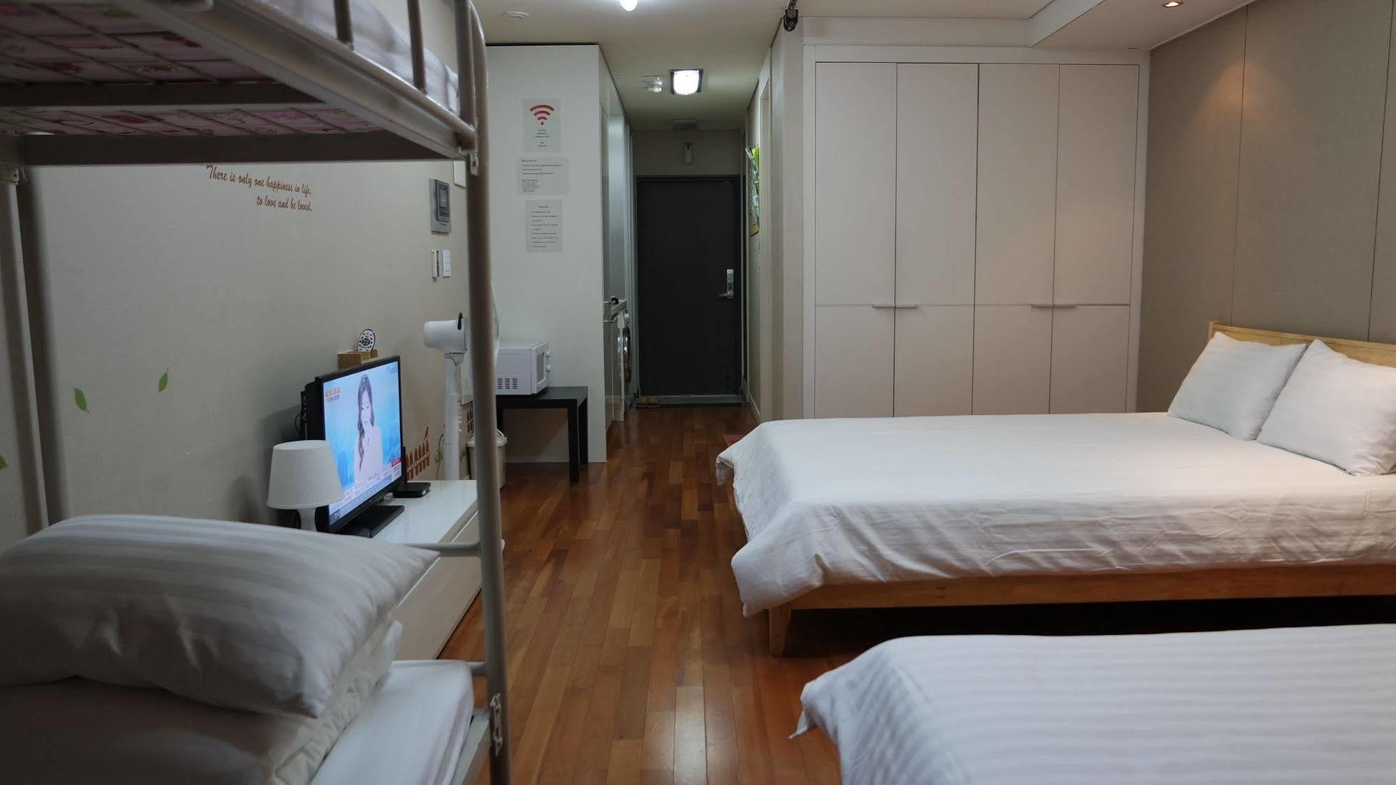 Hostel Coco Seoul Exterior photo