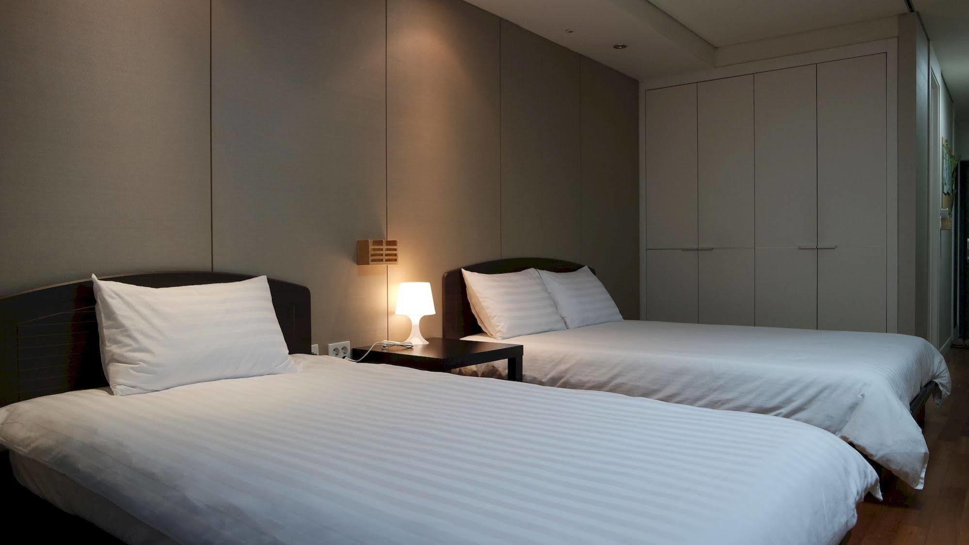 Hostel Coco Seoul Exterior photo