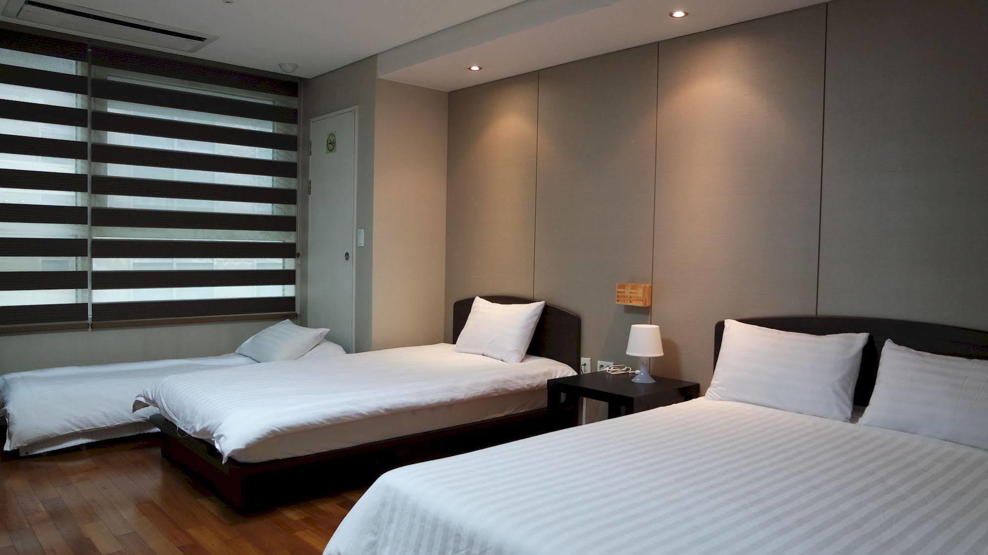 Hostel Coco Seoul Exterior photo